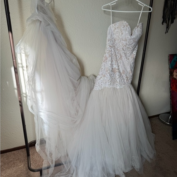 Oscar de la Renta Dresses & Skirts - Ivory and Blush Trumpet Gown